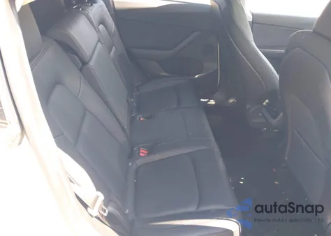 2021 Tesla Model Y Long Range Dual Motor All-Wheel Drive z USA, uszkodzony, nr VIN 5YJYGDEE0MF204377